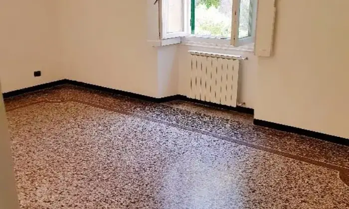 Rexer-Genova-Ampio-appartamento-CAMERA-DA-LETTO