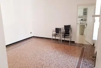 Rexer-Genova-Ampio-appartamento-CAMERA-DA-LETTO