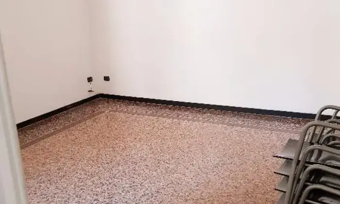 Rexer-Genova-Ampio-appartamento-CAMERA-DA-LETTO