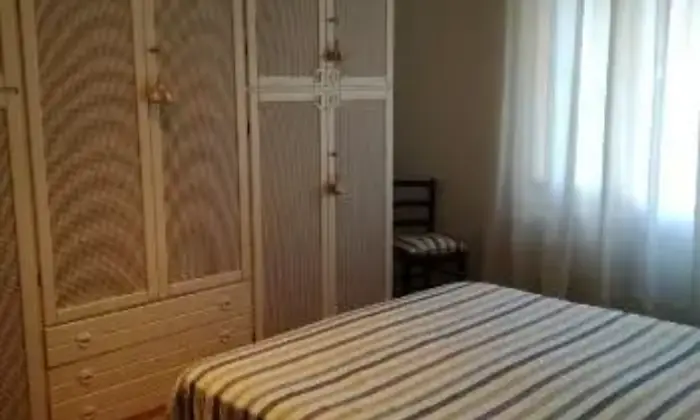 Rexer-Roma-Bilocale-in-ottimo-stato-CAMERA-DA-LETTO