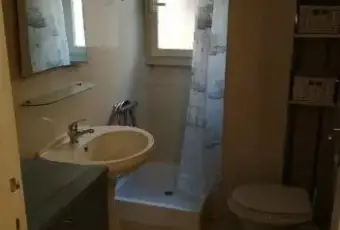 Rexer-Roma-Bilocale-in-ottimo-stato-BAGNO