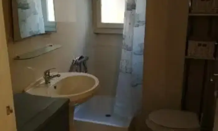 Rexer-Roma-Bilocale-in-ottimo-stato-BAGNO