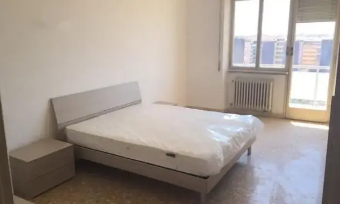 Rexer-Roma-Trilocale-ristrutturato-CAMERA-DA-LETTO