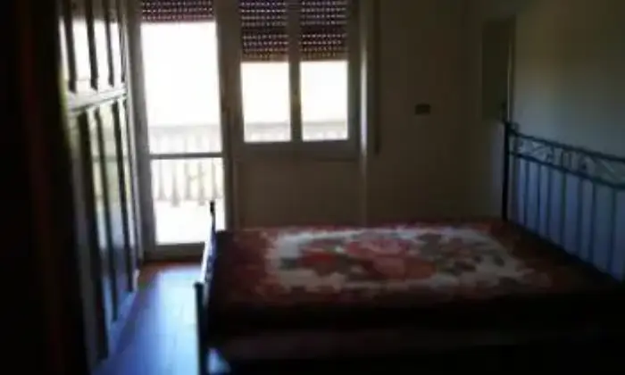 Rexer-Pomezia-Bilocale-arredato-CAMERA-DA-LETTO