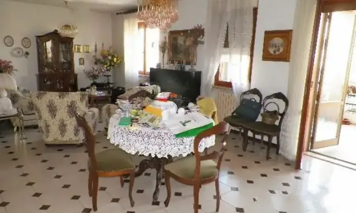 Rexer-Chieti-Quadrilocale-arredato-SALONE