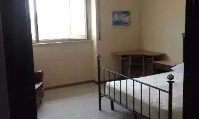 Rexer-Catania-Stanza-per-lavoratoristudenti-CAMERA-DA-LETTO