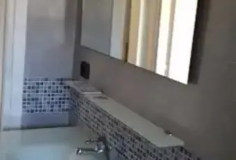 Rexer-Gissi-Trilocale-bilivello-con-terreno-BAGNO