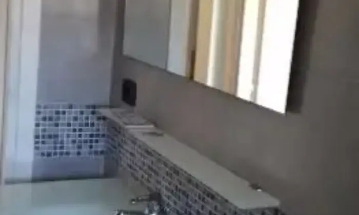 Rexer-Gissi-Trilocale-bilivello-con-terreno-BAGNO