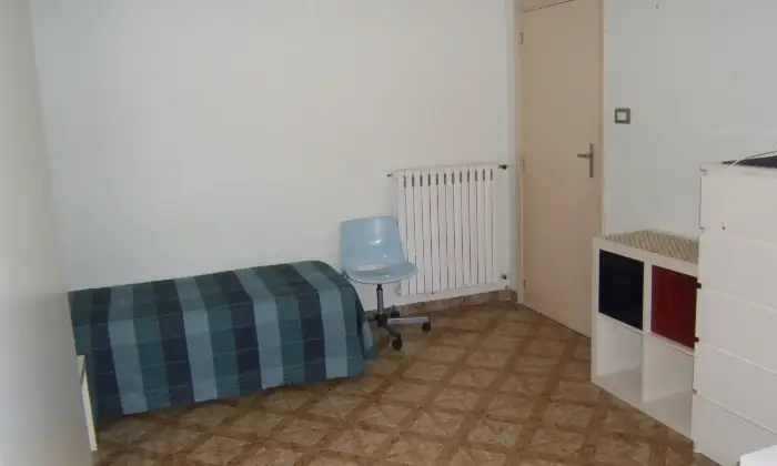 Rexer-Napoli-Camera-per-studentessa-CAMERA-DA-LETTO