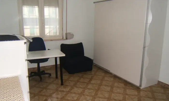 Rexer-Napoli-Camera-per-studentessa-CAMERA-DA-LETTO