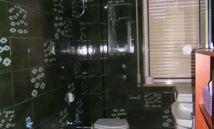Rexer-Napoli-Camera-per-studentessa-BAGNO