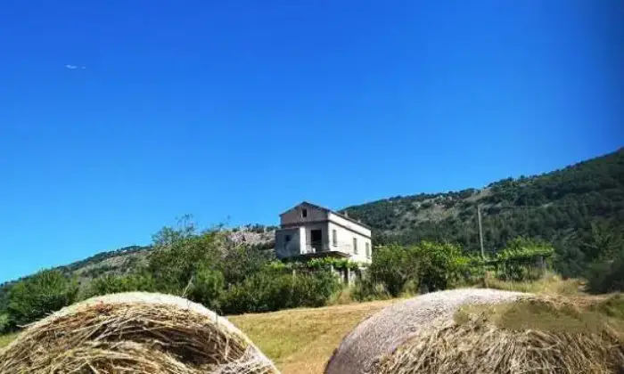 Rexer-Moliterno-Villetta-nel-verde-ALTRO
