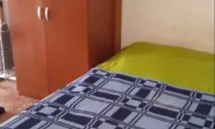 Rexer-Roma-Posto-letto-in-stanza-singola-CAMERA-DA-LETTO