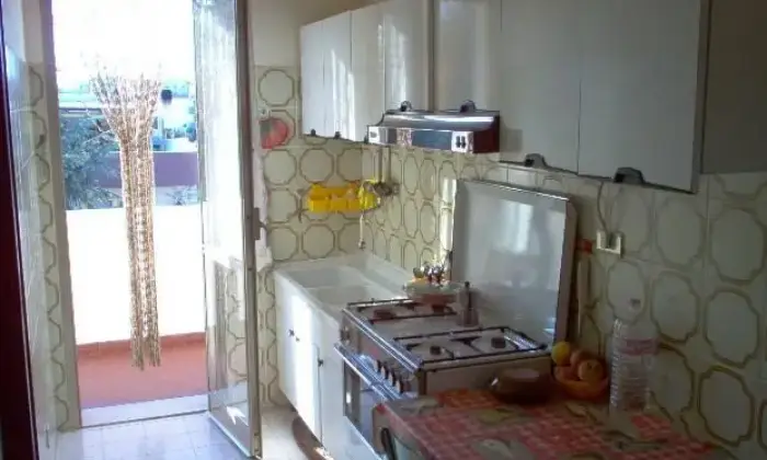 Rexer-Campomarino-Bilocale-vicinanze-mare-CUCINA