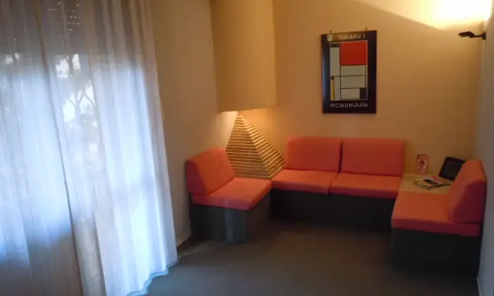Rexer-Roma-Grande-studio-dentistico-o-appartamento-Sala-daspetto