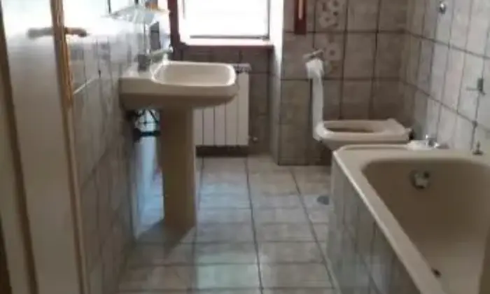Rexer-Ciampino-Trilocale-luminoso-BAGNO