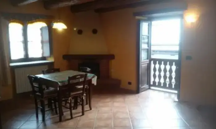 Rexer-Oulx-Bilocale-ristrutturato-SALONE