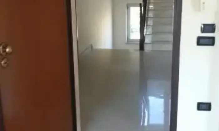 Rexer-Giugliano-in-Campania-Bellissimo-trilocale-INGRESSO