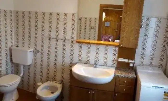 Rexer-Gosaldo-Bilocale-ristrutturato-BAGNO
