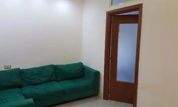 Rexer-Napoli-Posti-letto-per-studentesse-SALONE