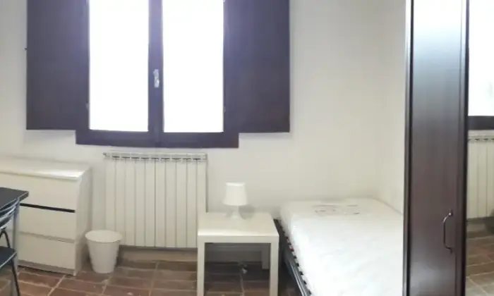 Rexer-Urbino-Bilocale-arredato-CAMERA-DA-LETTO