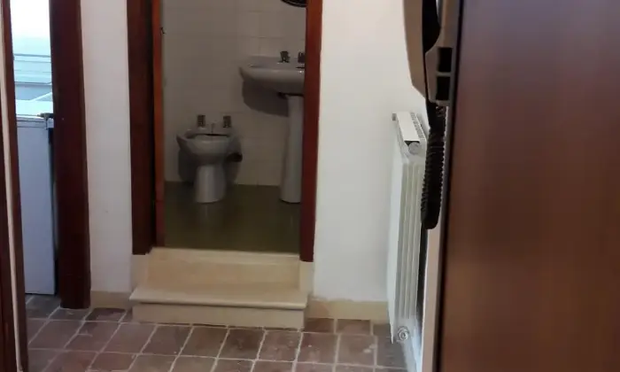 Rexer-Urbino-Bilocale-arredato-INGRESSO