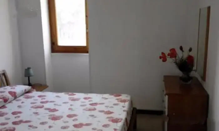 Rexer-Vernole-Bilocale-vicinanze-mare-CAMERA-DA-LETTO