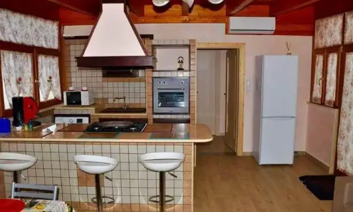 Rexer-Taranto-Bilocale-arredato-SALONECUCINA