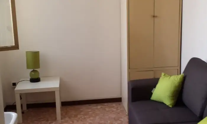 Rexer-Terni-Camere-per-studenti-SALONE