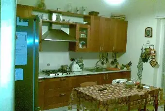 Rexer-Asti-Ampio-bilocale-CUCINA
