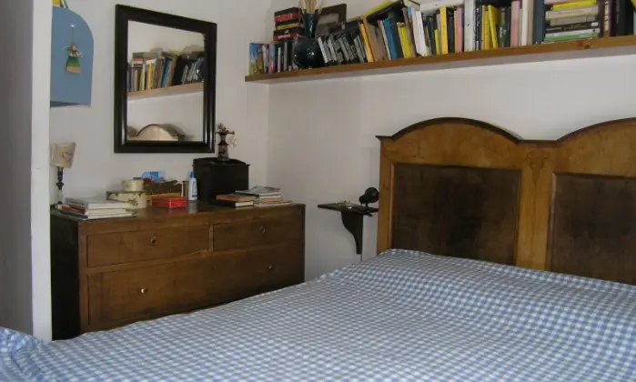 Rexer-Borca-di-Cadore-Appartamento-in-Cadore-CAMERA-DA-LETTO-matrimoniale-con-com-e-libreria