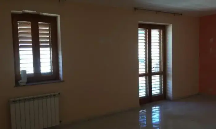Rexer-Santa-Venerina-Ampio-trilocale-SALONE