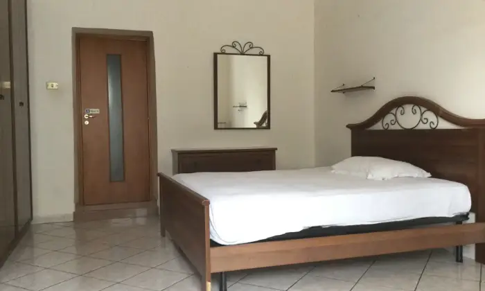 Rexer-Napoli-Camera-per-studentesse-CAMERA-DA-LETTO