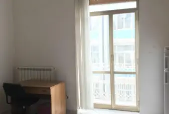 Rexer-Napoli-Camera-per-studentesse-CAMERA-DA-LETTO