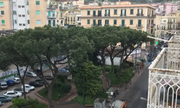 Rexer-Napoli-Camera-per-studentesse-TERRAZZO