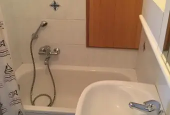 Rexer-Napoli-Camera-per-studentesse-BAGNO