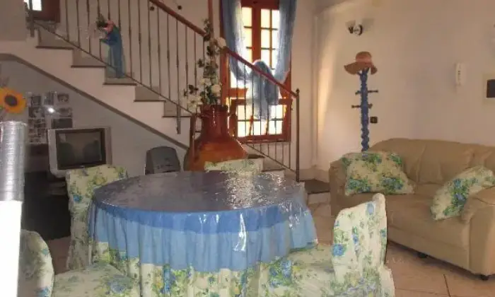 Rexer-Leporano-Appartamento-livelli-wi-fiMarina-di-Leporan-CUCINA