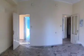 Rexer-Campofelice-di-Roccella-Sul-corso-principale-mq-su-unico-livello-ALTRO