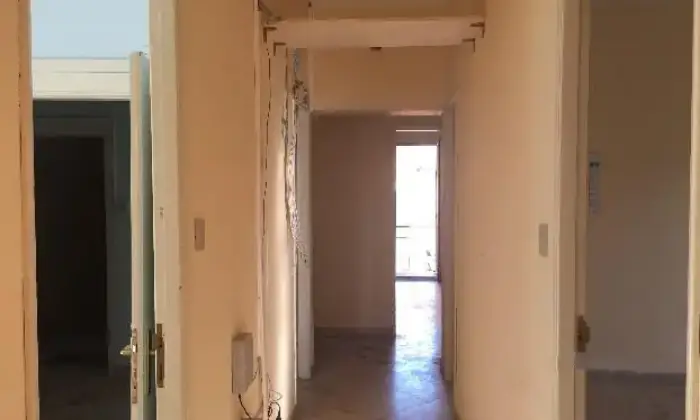 Rexer-Campofelice-di-Roccella-Sul-corso-principale-mq-su-unico-livello-ALTRO
