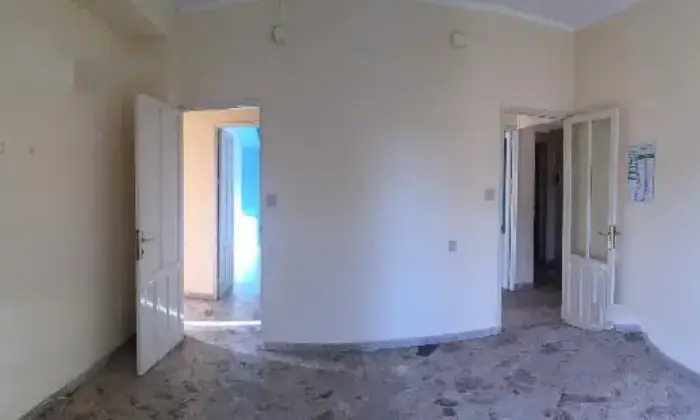 Rexer-Campofelice-di-Roccella-Sul-corso-principale-mq-su-unico-livello-ALTRO