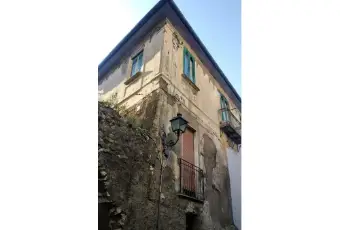 Rexer-Solofra-Palazzo-Stabile-via-Francesco-Guarino-Solofra-Esterno-fabbricato