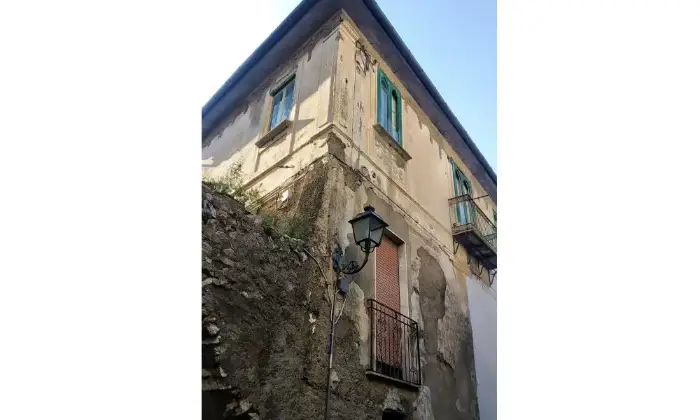 Rexer-Solofra-Palazzo-Stabile-via-Francesco-Guarino-Solofra-Esterno-fabbricato