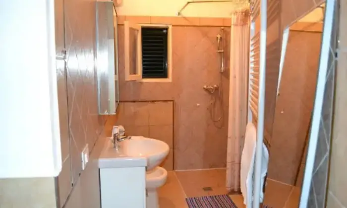 Rexer-Manduria-Affitto-di-monolocale-in-via-Antonio-Bruno-Manduria-BAGNO