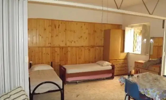 Rexer-Margherita-di-Savoia-Monolocale-a-pochi-passi-dalla-spiaggia-CAMERA-DA-LETTO