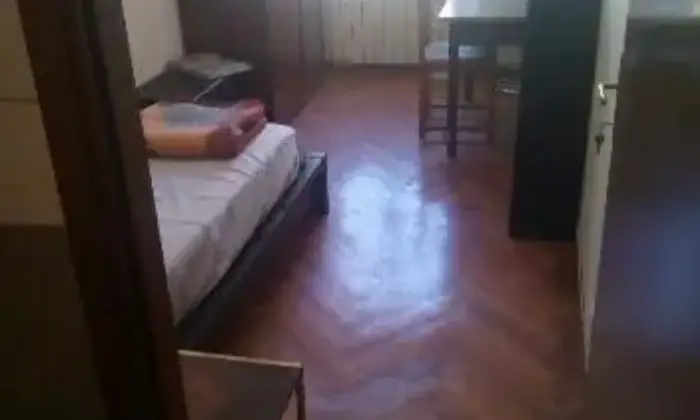 Rexer-Trieste-Appartamento-con-camere-e-bagni-CAMERA-DA-LETTO