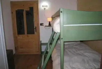 Rexer-Forni-di-Sopra-Bicamere-recentemente-ristrutturato-CAMERA-DA-LETTO
