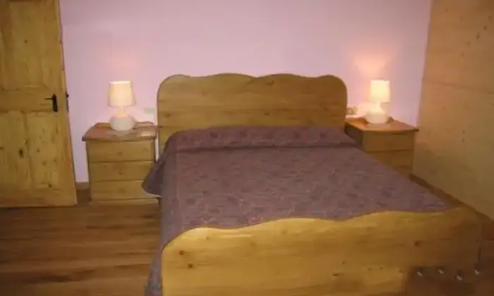 Rexer-Forni-di-Sopra-Bicamere-recentemente-ristrutturato-CAMERA-DA-LETTO