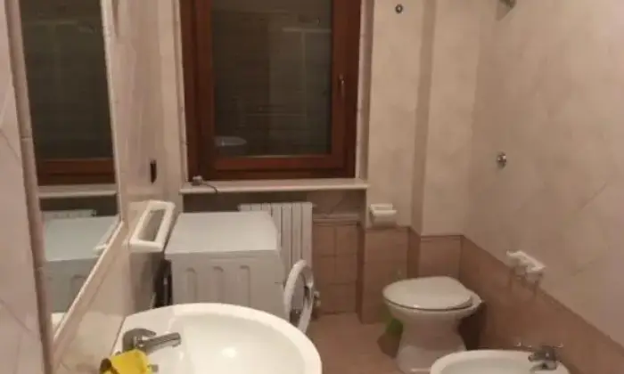 Rexer-Pizzoli-Affitto-di-trilocale-in-via-Amicis-Pizzoli-BAGNO