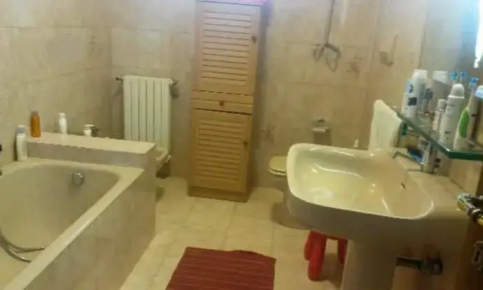Rexer-Pescara-Luminoso-appartamento-mobiliato-Villa-Sabucchi-BAGNO