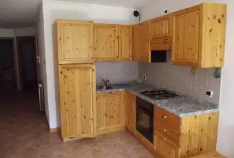 Rexer-Schilpario-Trilocale-in-palazzina-recentemente-ristrutturata-CUCINA